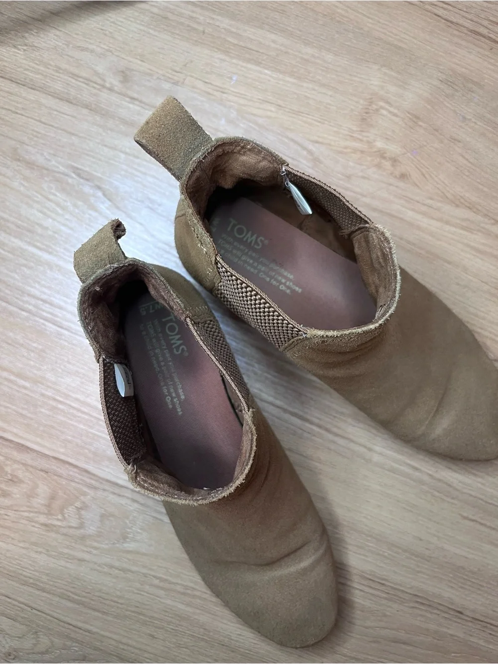 TOMS Suede Chelsea Ankle Boots Tan Camel Women’s US 7.5